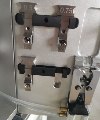 Máquina de desmontaje y que prensa 550 * 350 * 405M M del tubo del alambre a granel automático del Pre-aislamiento